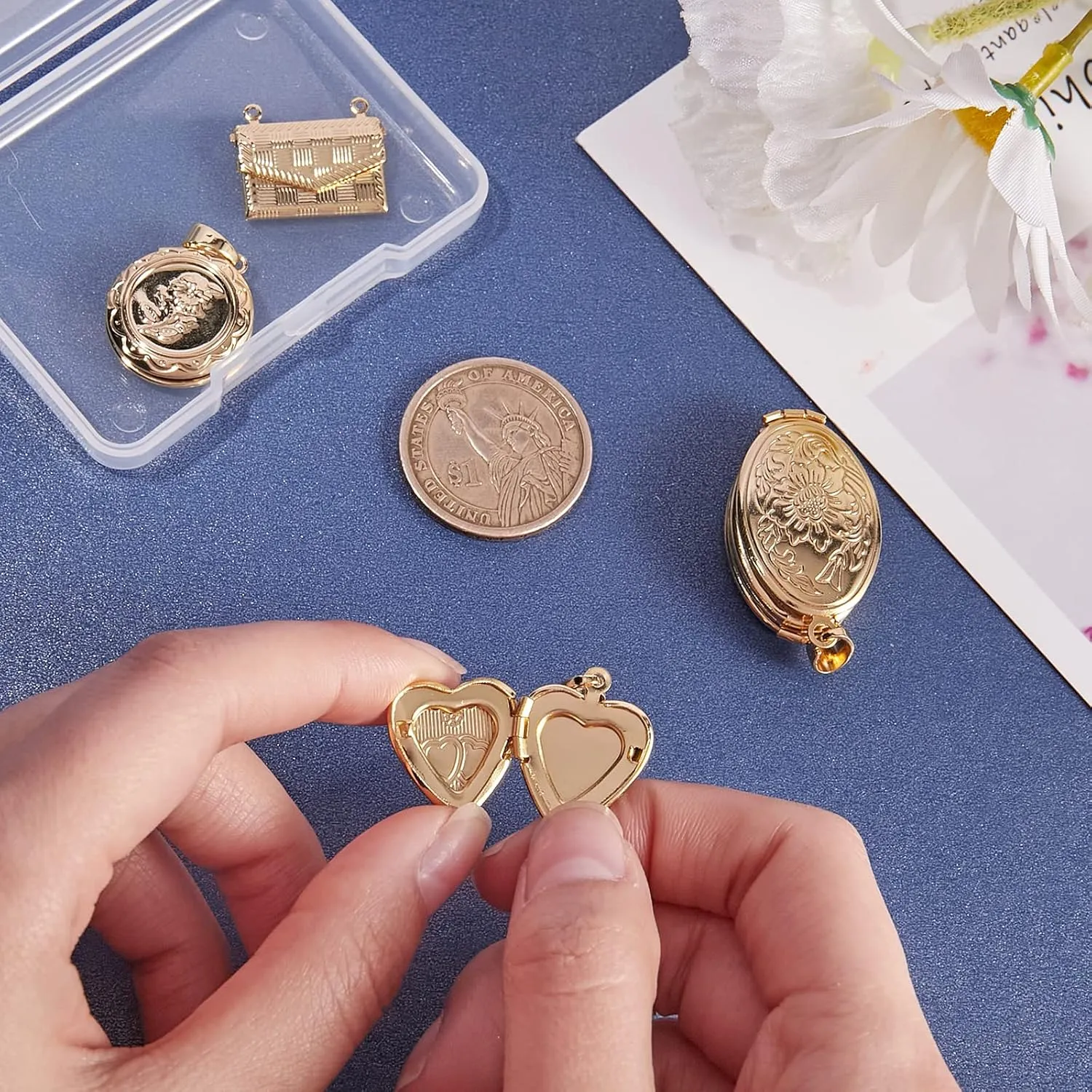 5 Pcs 5 Styles Brass Locket Pendants Photo Frame Charm for Necklace Heart Photo Frame Charm Pendants for DIY Memorial Necklace Making
