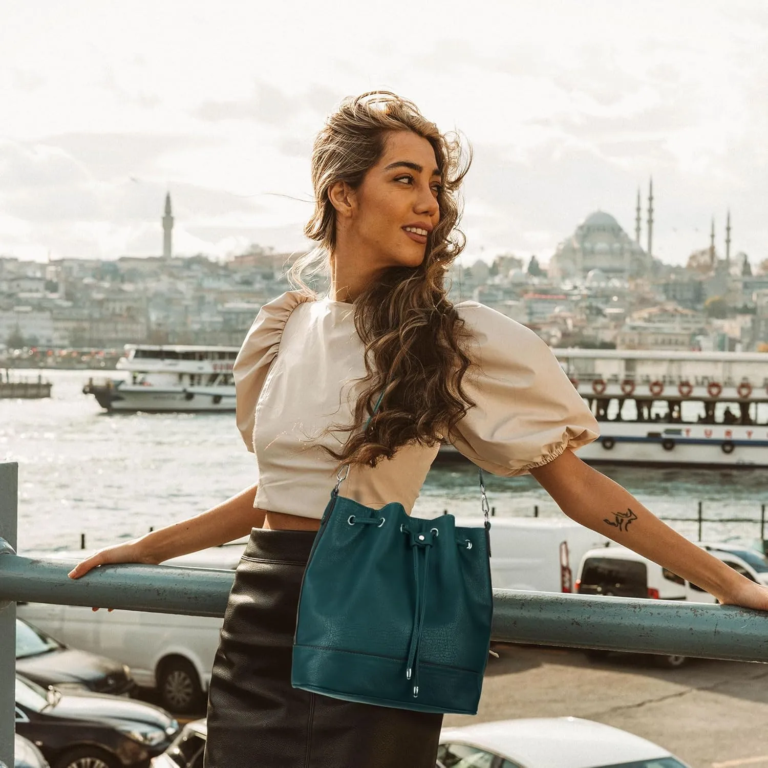 AFKOMST Leather Bucket Bags and Drawstring Crossbody Purse for Women Medium Tote and Hobo Handbags with 2 Shouder Straps