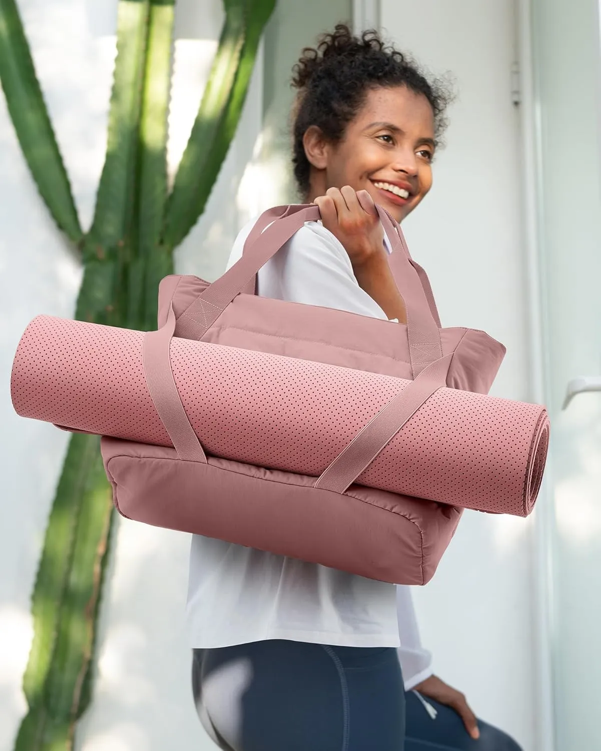BAGSMART Tote Bag for Women with Zipper and Yoga Mat Straps for Travel Sport Work Quilted Tote