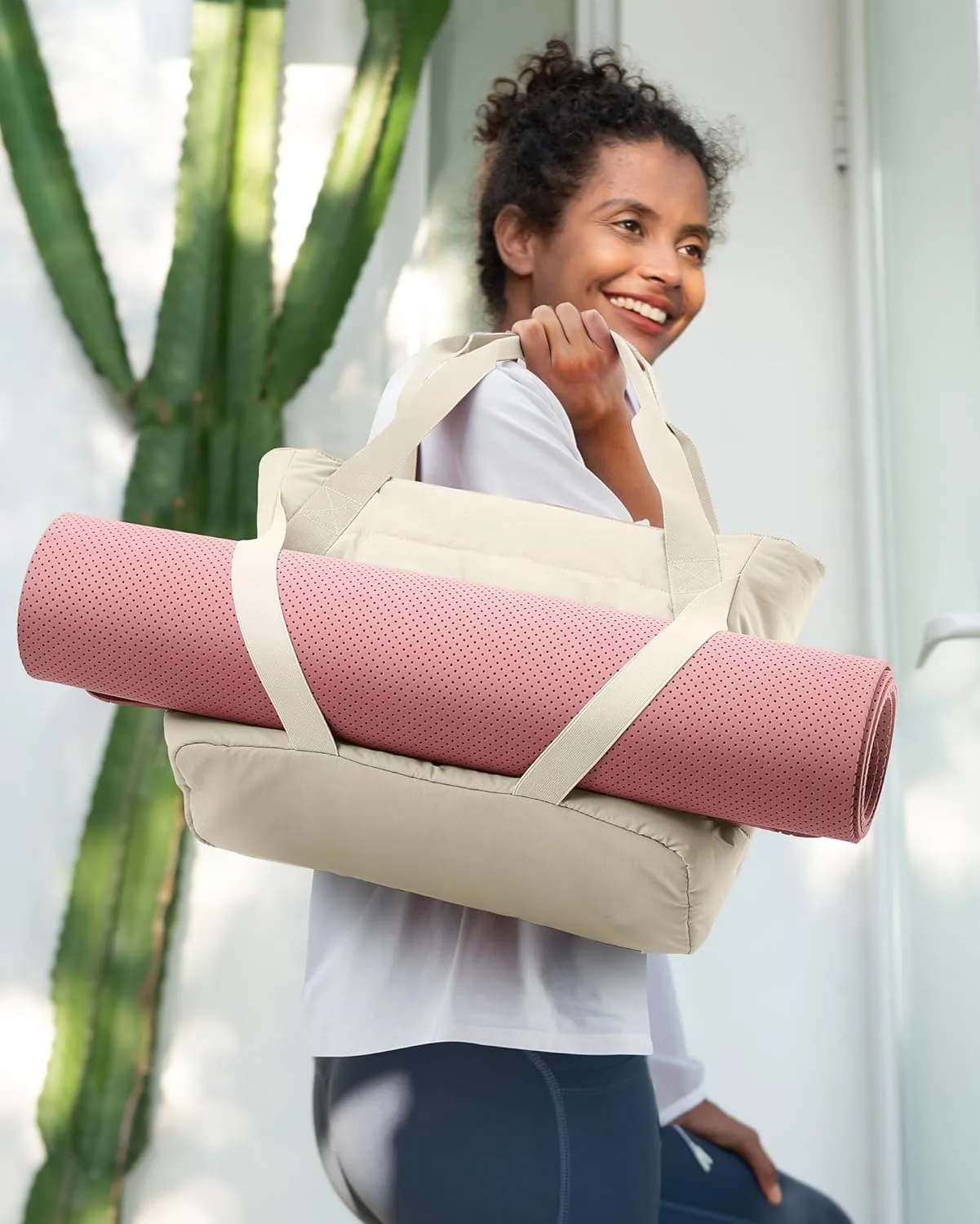 BAGSMART Tote Bag for Women with Zipper and Yoga Mat Straps for Travel Sport Work Quilted Tote