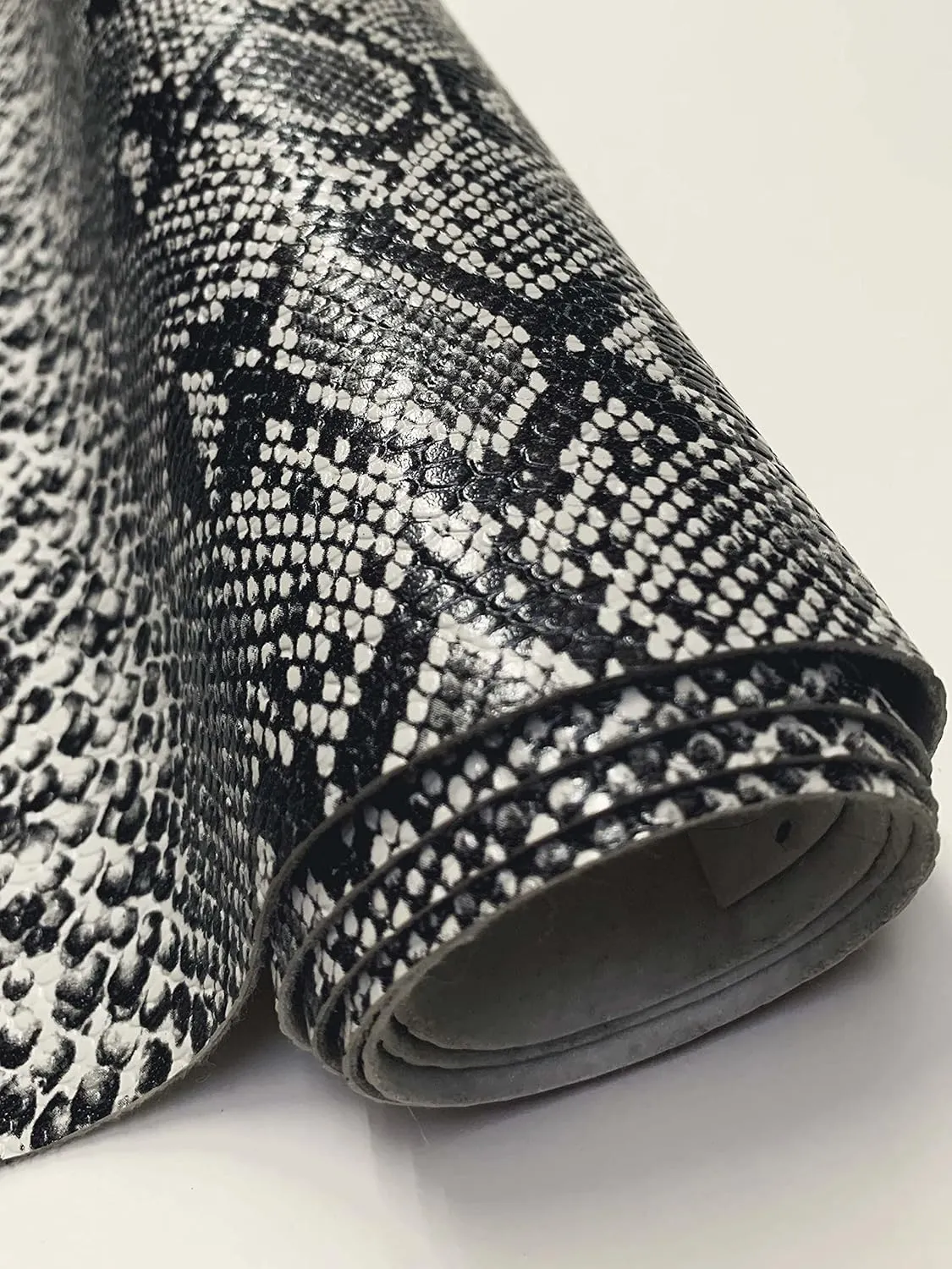 Fabric Empire Vinyl Upholstery Fabric Embossed Texture Snake Fake Leather Material for Bags Purses Shoes Apparel 54" Wide/Sold by The Yard (Rattlesnake, Domino-White)