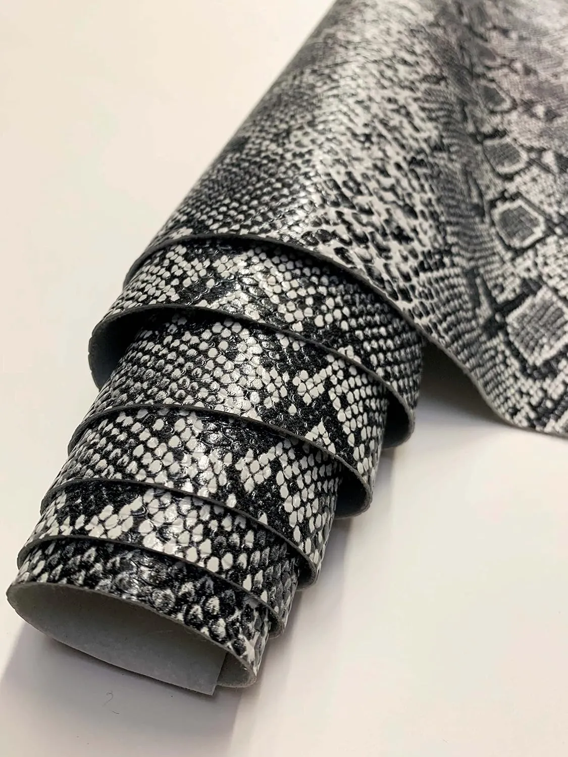 Fabric Empire Vinyl Upholstery Fabric Embossed Texture Snake Fake Leather Material for Bags Purses Shoes Apparel 54" Wide/Sold by The Yard (Rattlesnake, Domino-White)