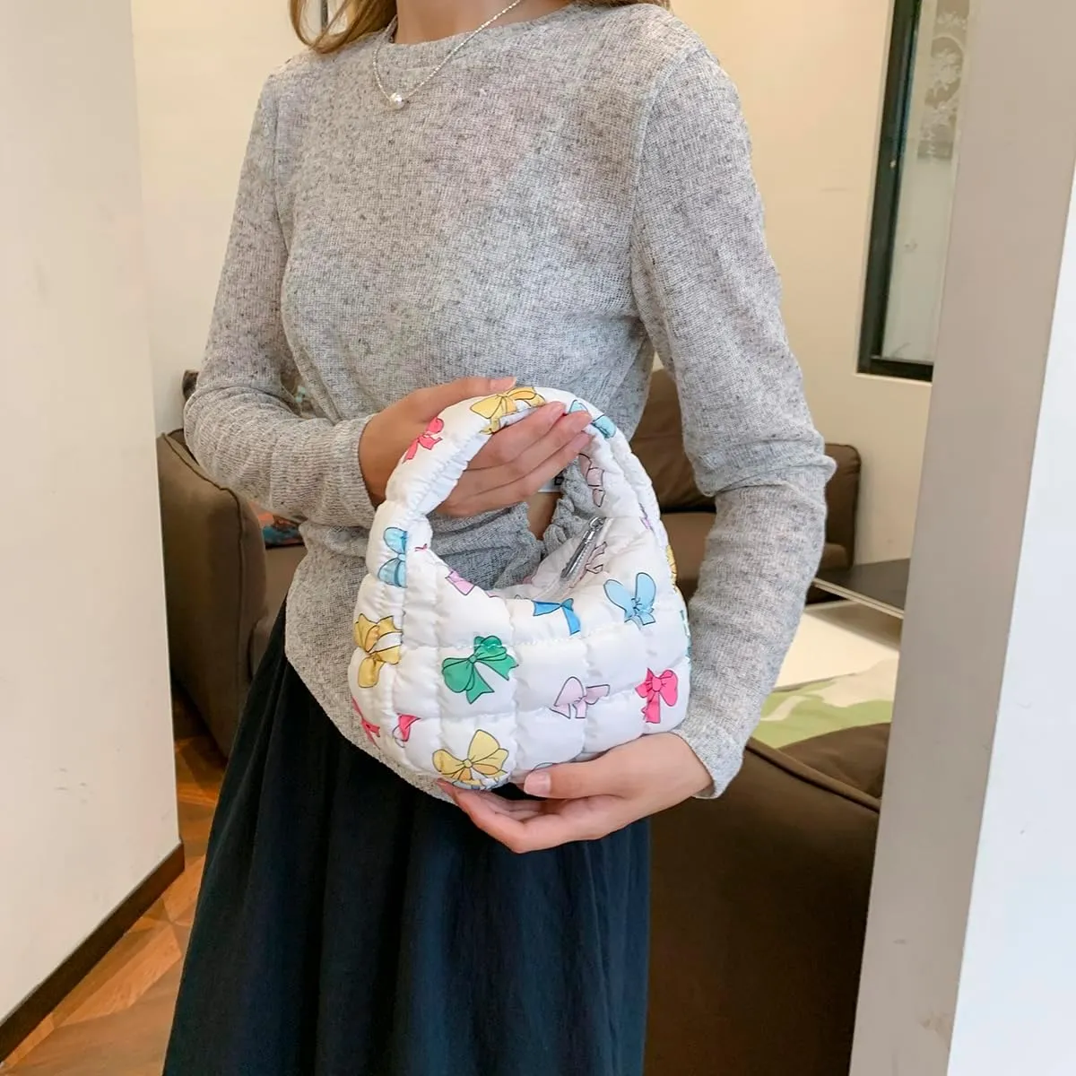 Lmbabter Bow Tote Bag for Women Small Quilted Handbag Purse Lightweight Puffer Hobo Bag Pouch Stylish Carryall Daypack