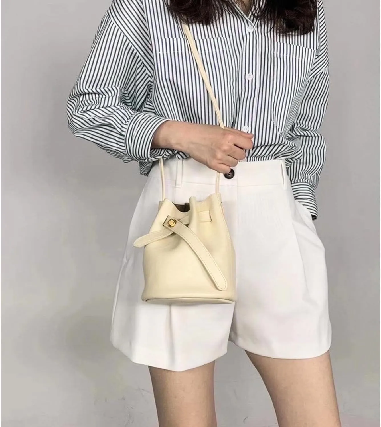 Mini Bucket Bag for Women, Full-Grain Cow Leather Crossbody Handbags Drawstring Fashion Designed Shoulder Purse