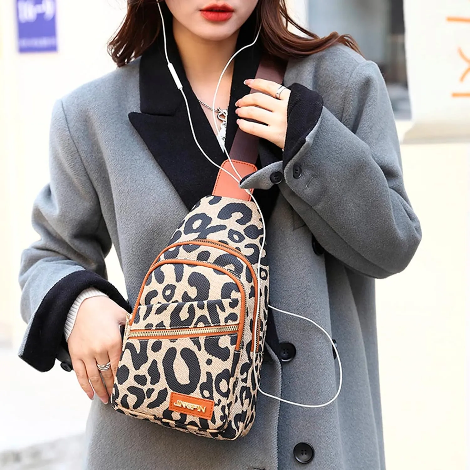 Shoulder Bag for Ladies Women Shoulder Bag Messenger Fashion Chest Can Connect USB Data Cable