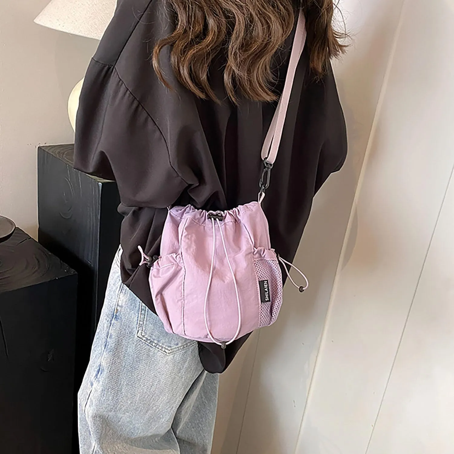 Small Drawstring Bucket Bag For Women Nylon Crossbody Purse Bag Adjustable Shoulder Strap Lightweight Travel Tote Handbags