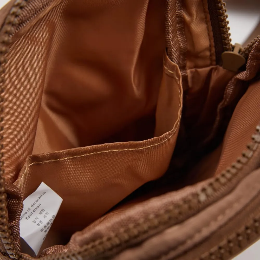 VAKAER Small Crossbody Bag Purse Women‘s Sling Bag Daypack Backpack with Convertible Adjustable Strap for Travel Hiking (Caramel)