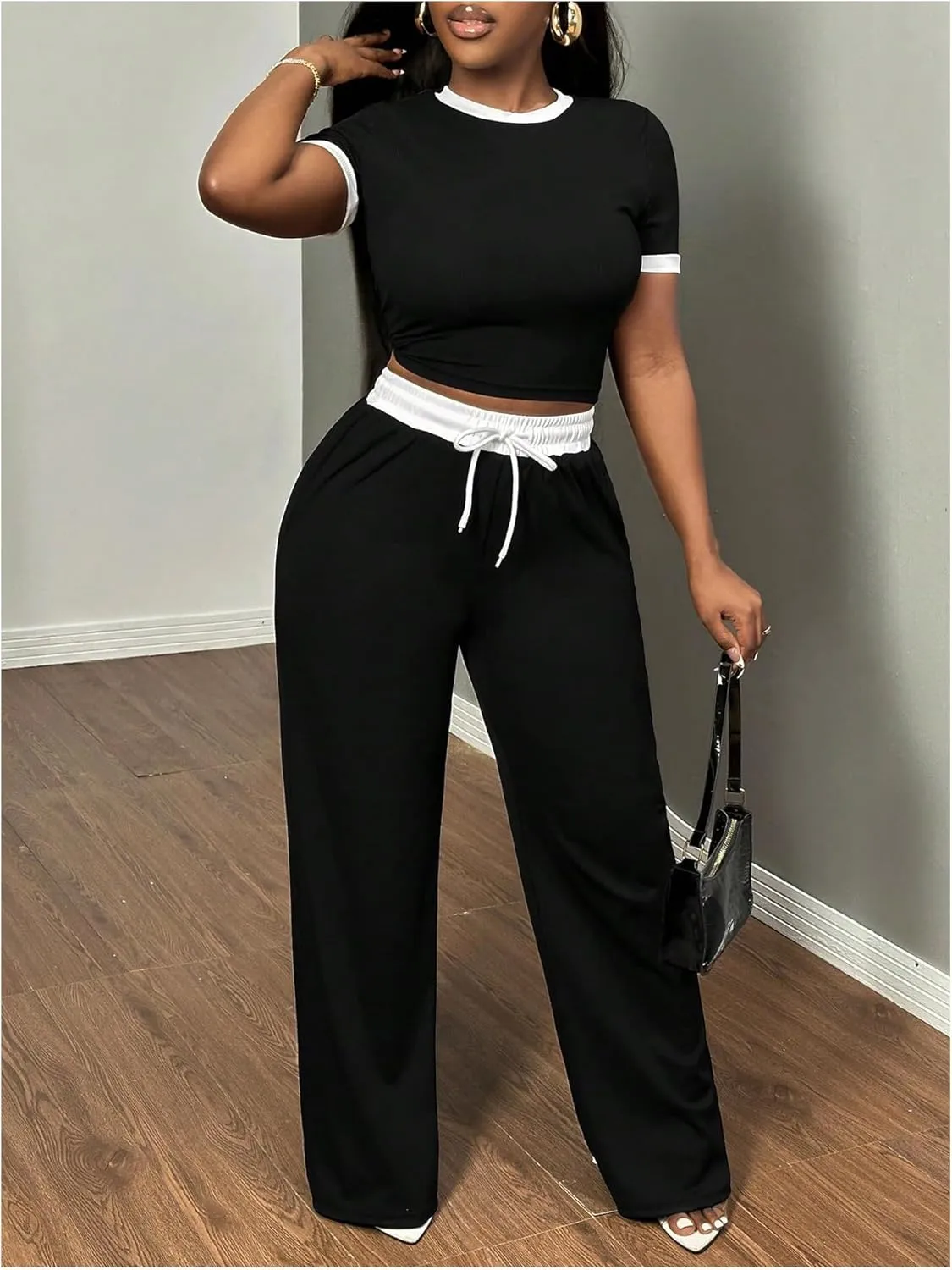 WDIRARA Women's 2 Piece Set Contrast Binding Short Sleeve Drawstring Waist Pants Outfits Tracksuit